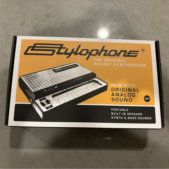 Moma design store Stylophone pocket synthesizer - Picture 1 of 3